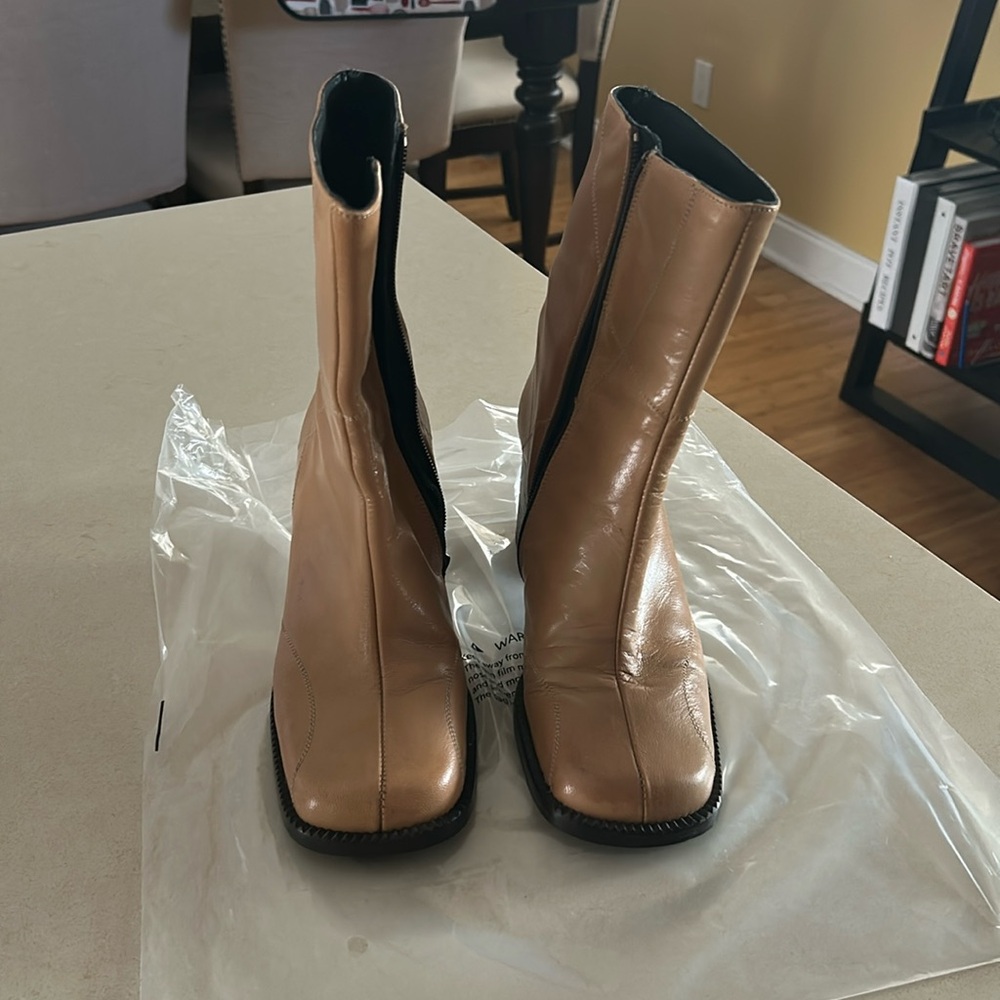 Guess boots